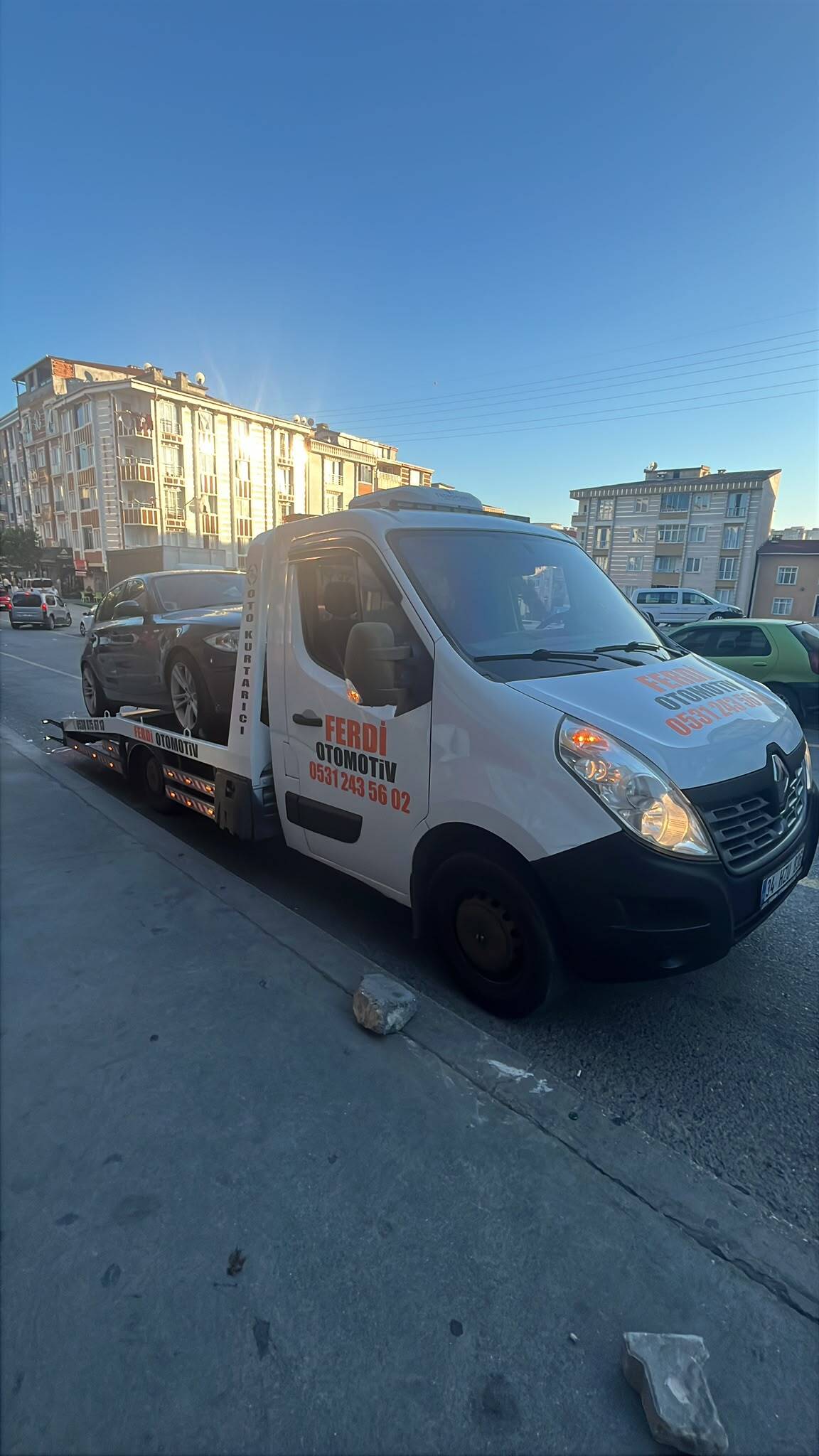 Esenler bölgesinde binek araç oto kurtarma çalışması